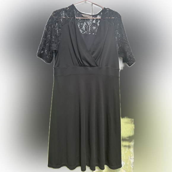 Jacqui E Dresses & Skirts - Jacqui-e Dress